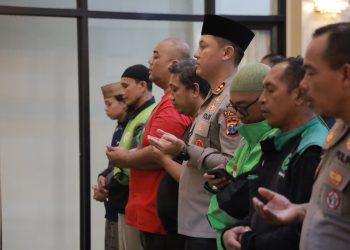 Kapolres Jember & FKJOB Gelar Sholat Gaib, Doakan Driver Ojol Korban Aksi di Jakarta
